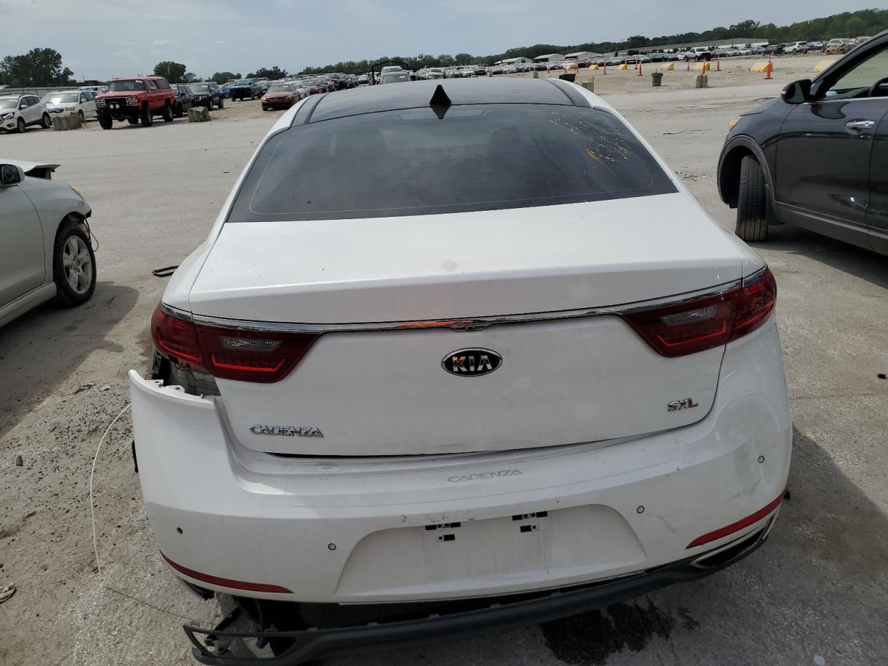 2017 Kia Cadenza Premium VIN: KNALC4J13H5072325 Lot: 70842345