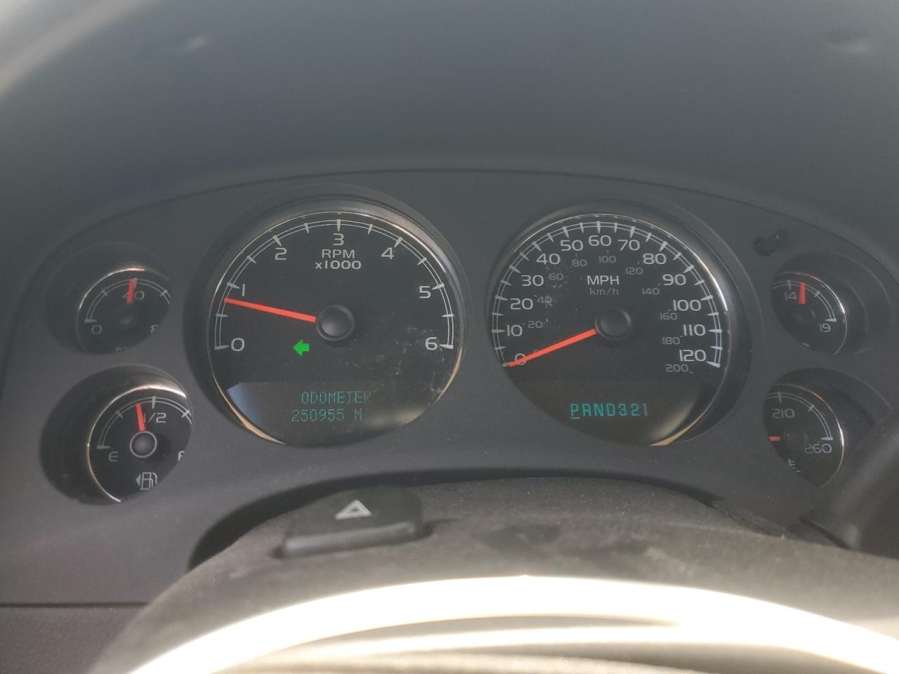 2008 Chevrolet Suburban C1500 Ls VIN: 1GNFC16028R121772 Lot: 70331625