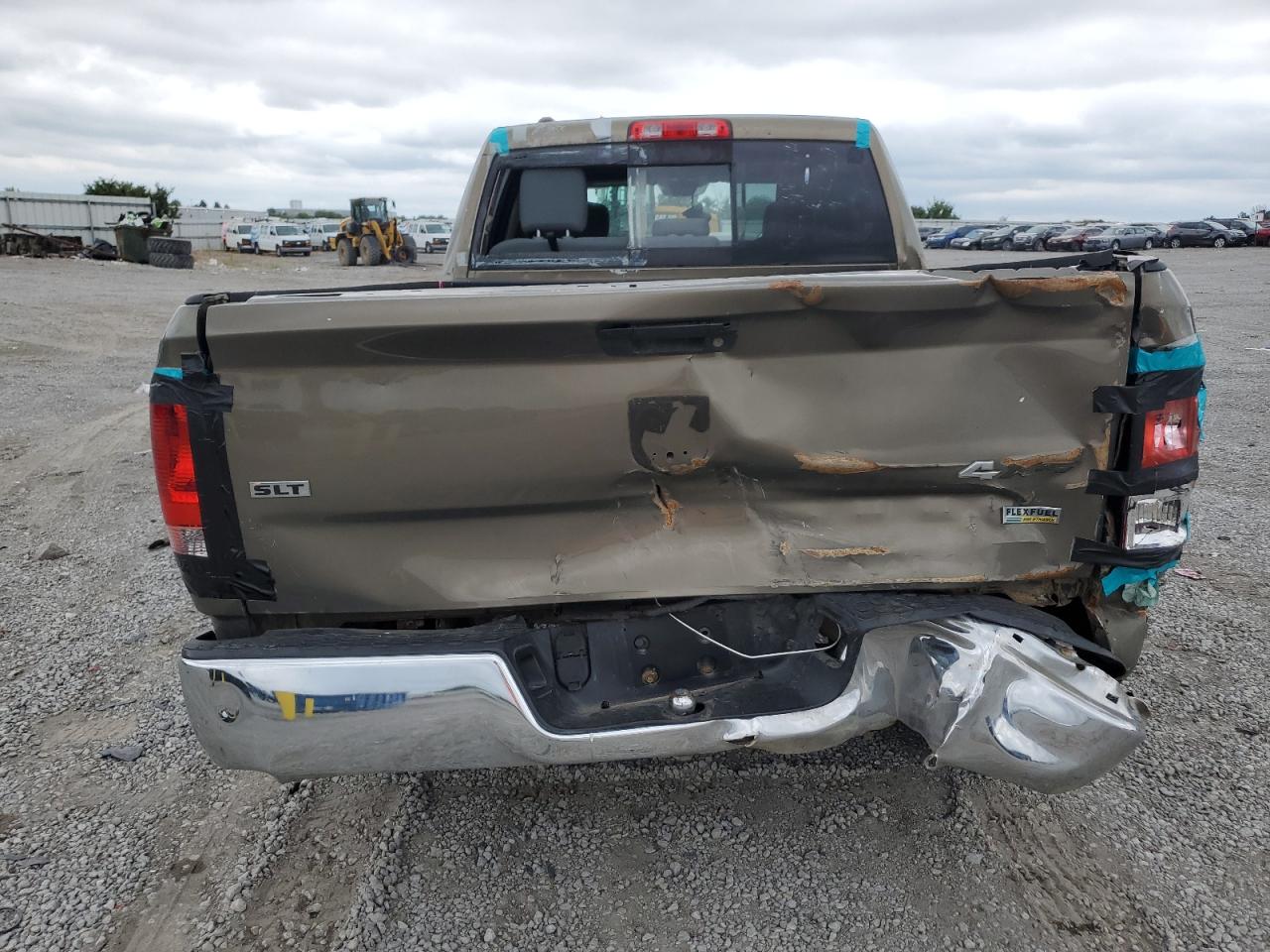 1C6RR7GG0FS518557 2015 Ram 1500 Slt