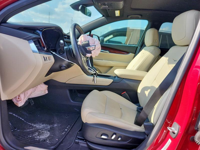  CADILLAC XT5 2019 Красный