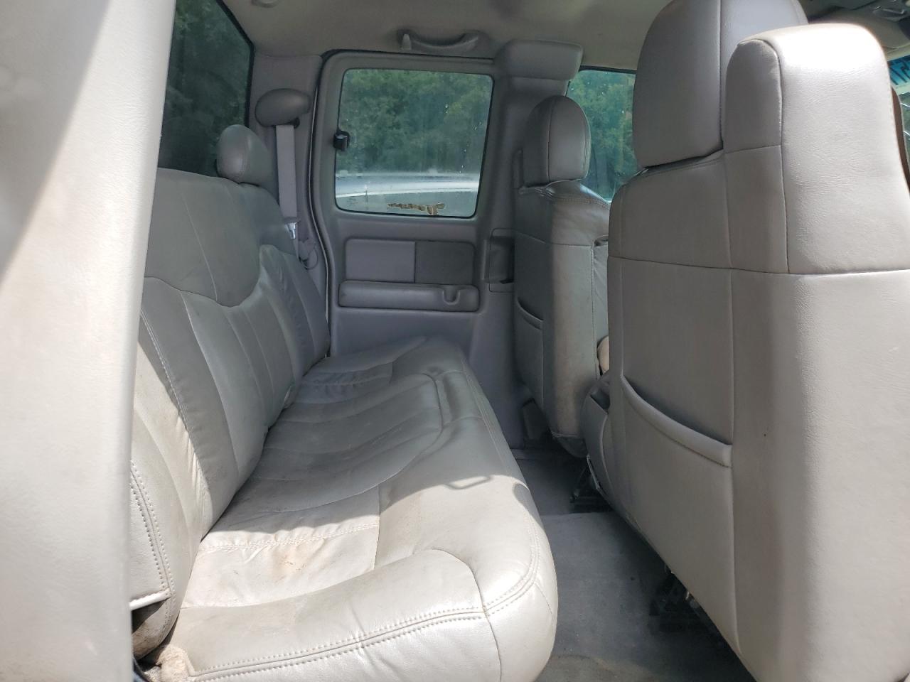 2001 Chevrolet Silverado K2500 Heavy Duty VIN: 1GCHK29U31E155516 Lot: 69757755