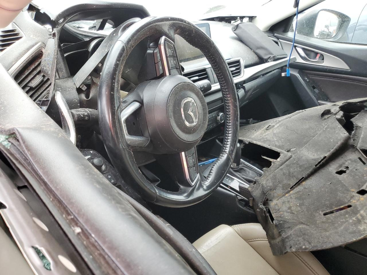 2018 Mazda 3 Touring VIN: 3MZBN1L35JM172042 Lot: 70344895