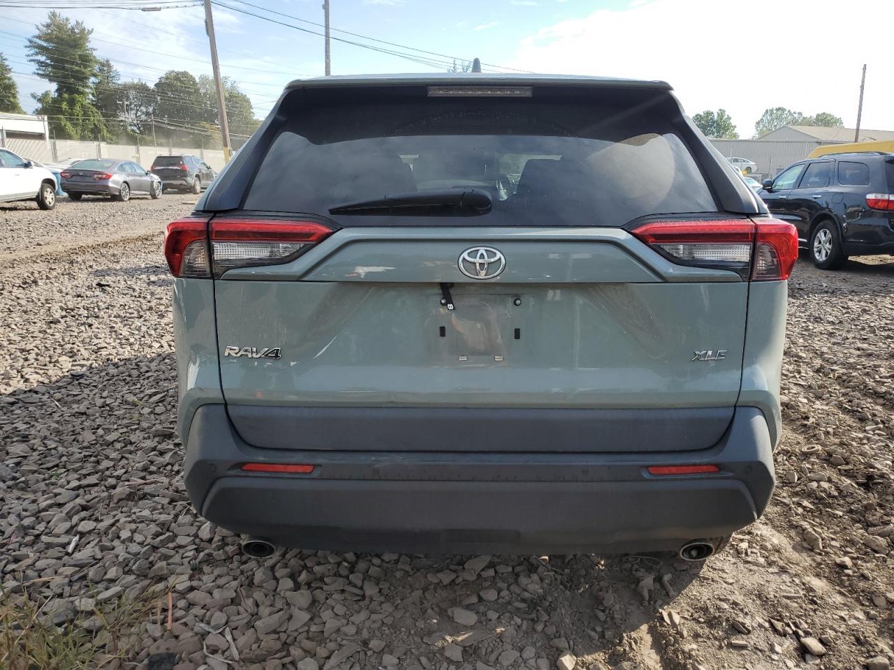 2021 Toyota Rav4 Xle Premium VIN: 2T3C1RFV3MW173997 Lot: 70922325