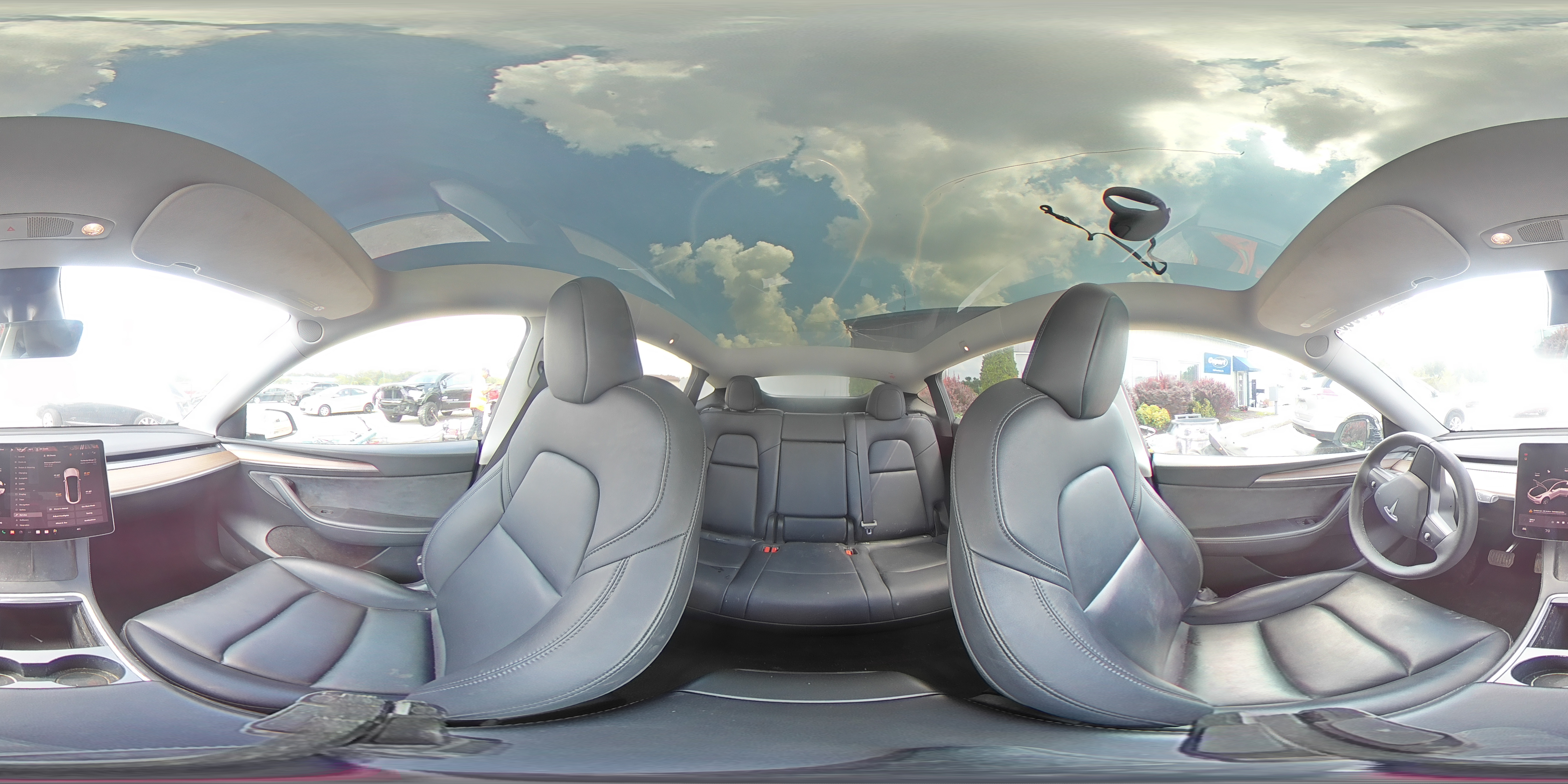 2023 Tesla Model Y VIN: 7SAYGDEE7PF694677 Lot: 67743655