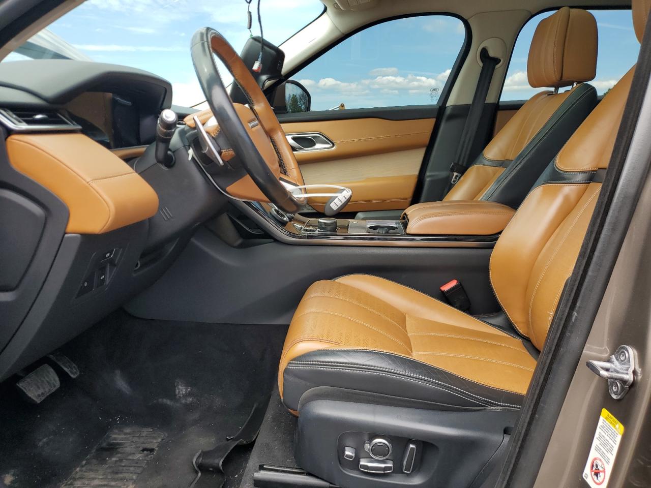 2018 Land Rover Range Rover Velar Se VIN: SALYC2RV5JA704297 Lot: 68725945