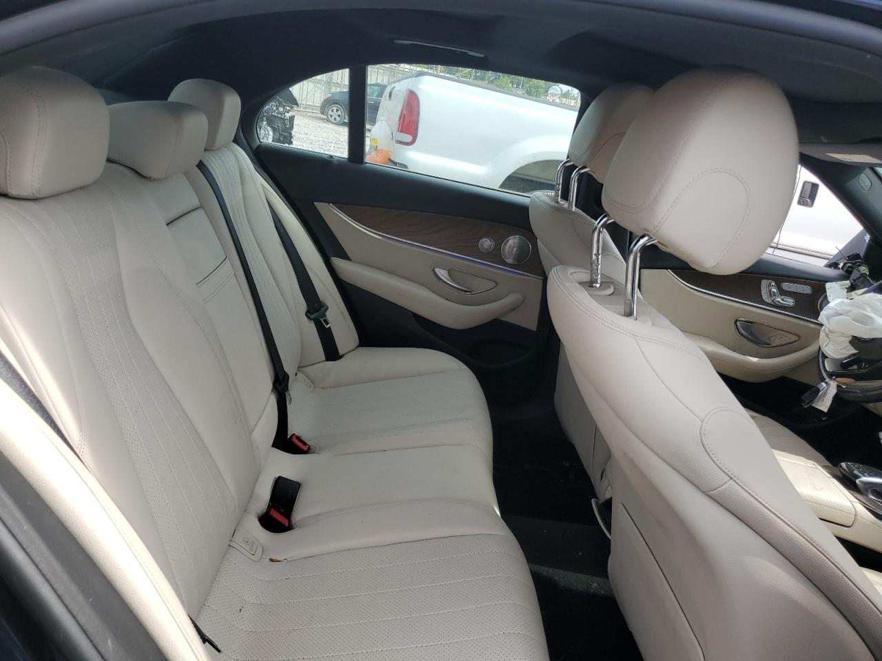 2018 Mercedes-Benz E 300 VIN: WDDZF4JB3JA377677 Lot: 70464505