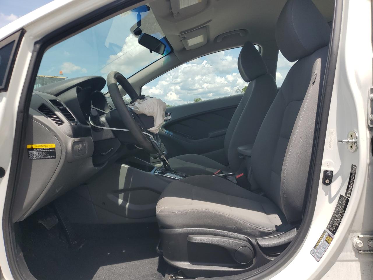 2017 Kia Forte Lx VIN: 3KPFK4A70HE140933 Lot: 69005895