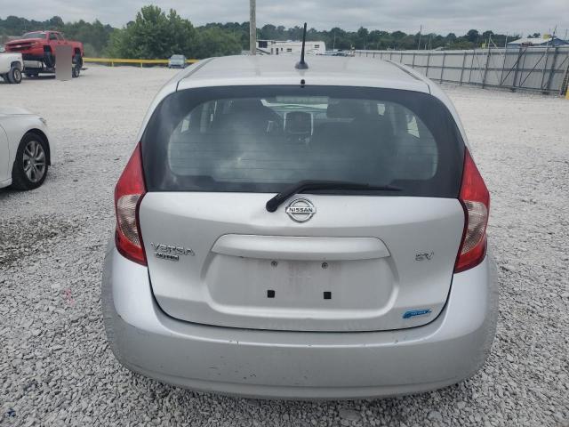 Hatchbacks NISSAN VERSA 2016 Srebrny