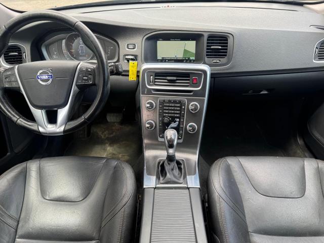 2016 VOLVO V60 CROSS COUNTRY PREMIER  