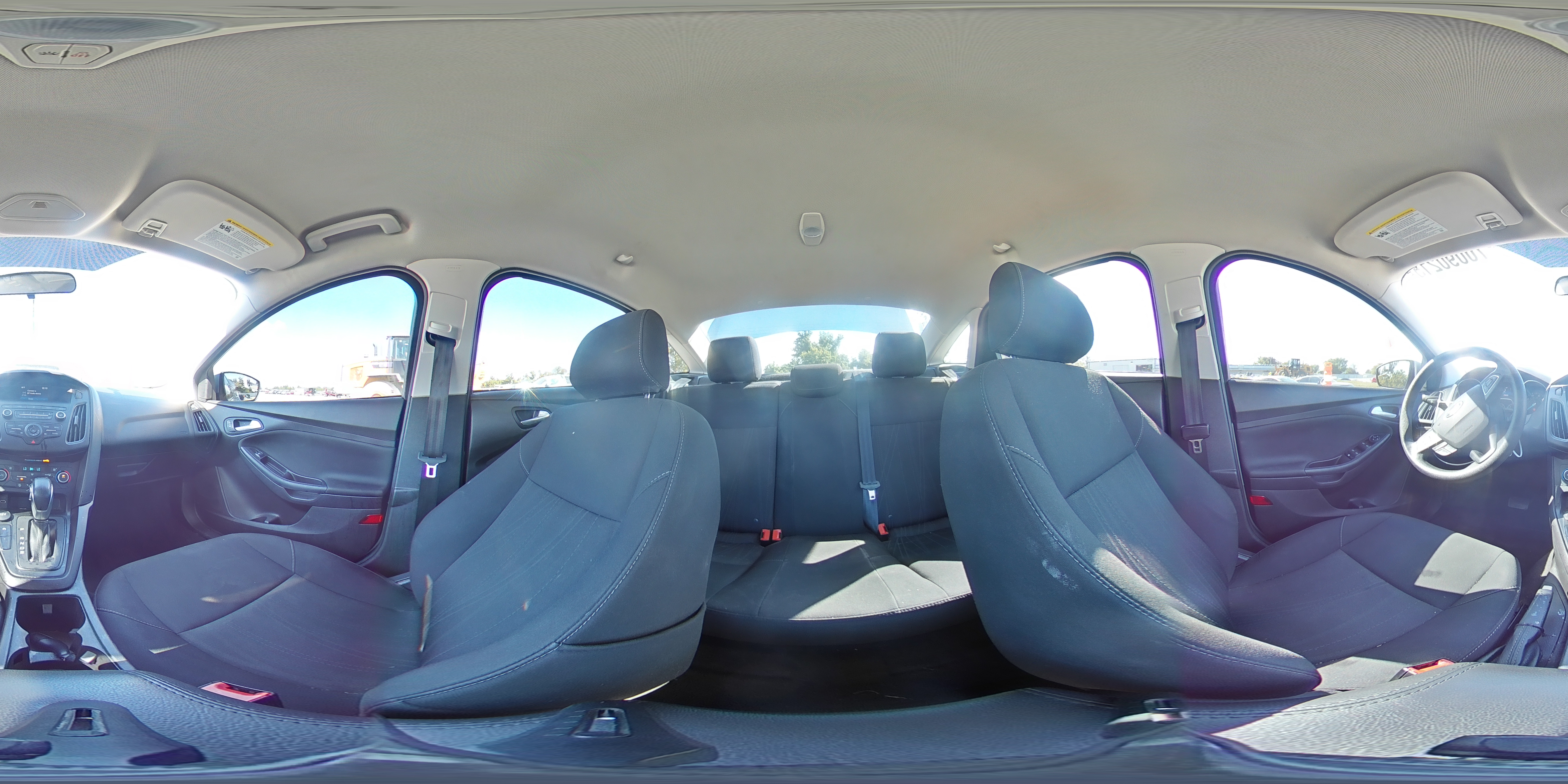 2018 Ford Focus Se VIN: 1FADP3FE1JL259815 Lot: 70090215