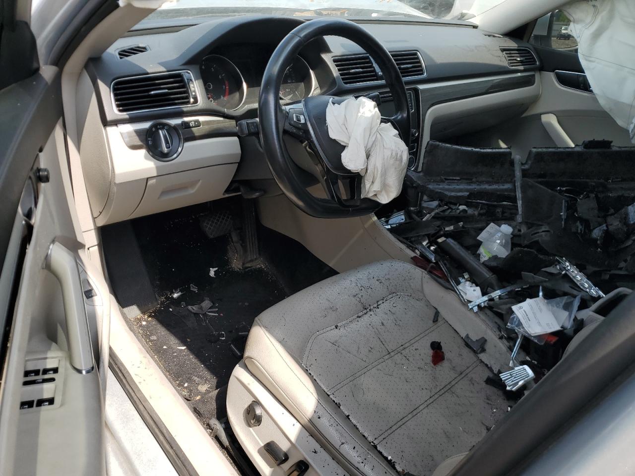 2018 Volkswagen Passat Se VIN: 1VWBA7A33JC005844 Lot: 69147655