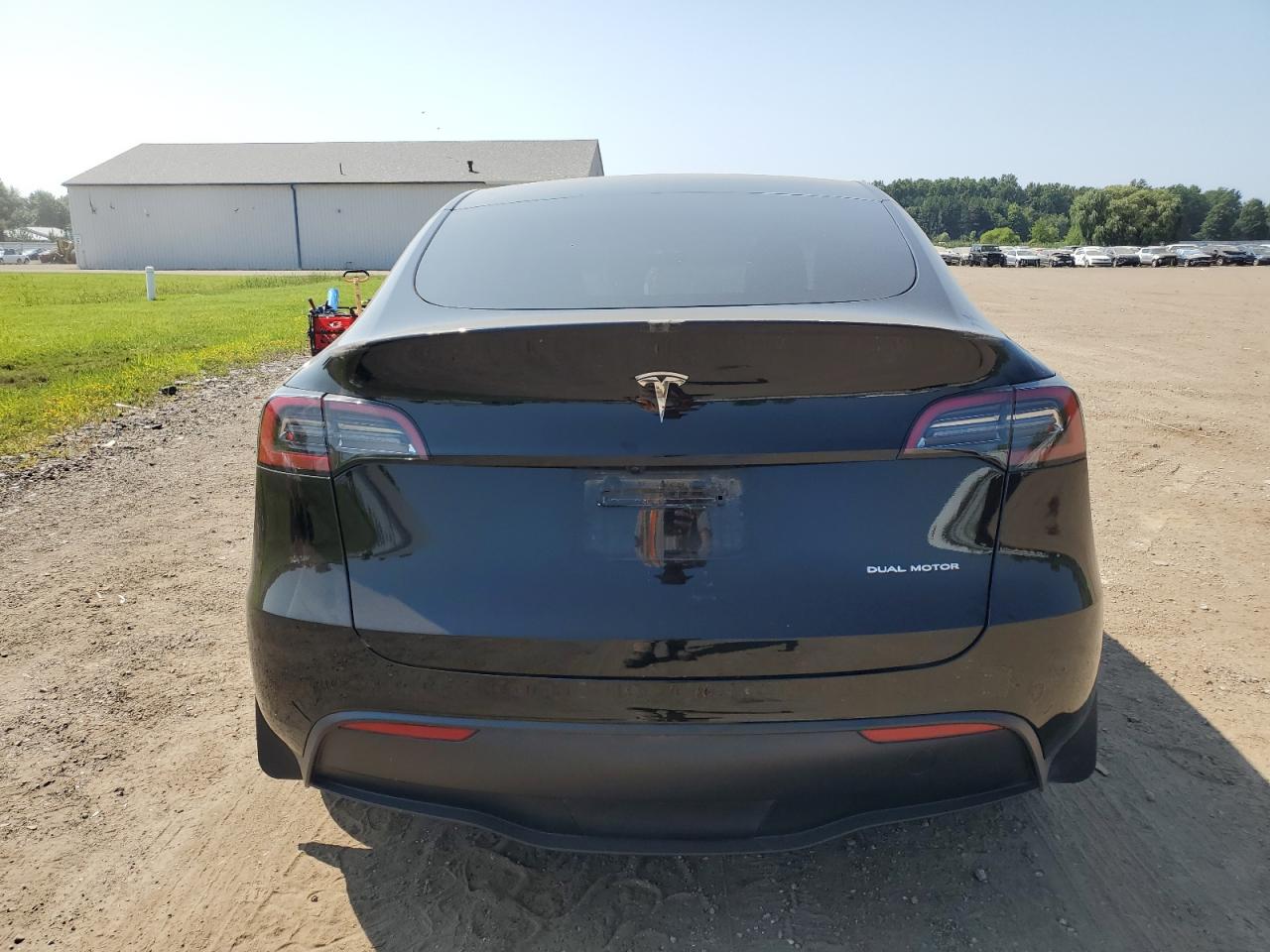 2024 Tesla Model Y VIN: 7SAYGAEE1RF185847 Lot: 67958465