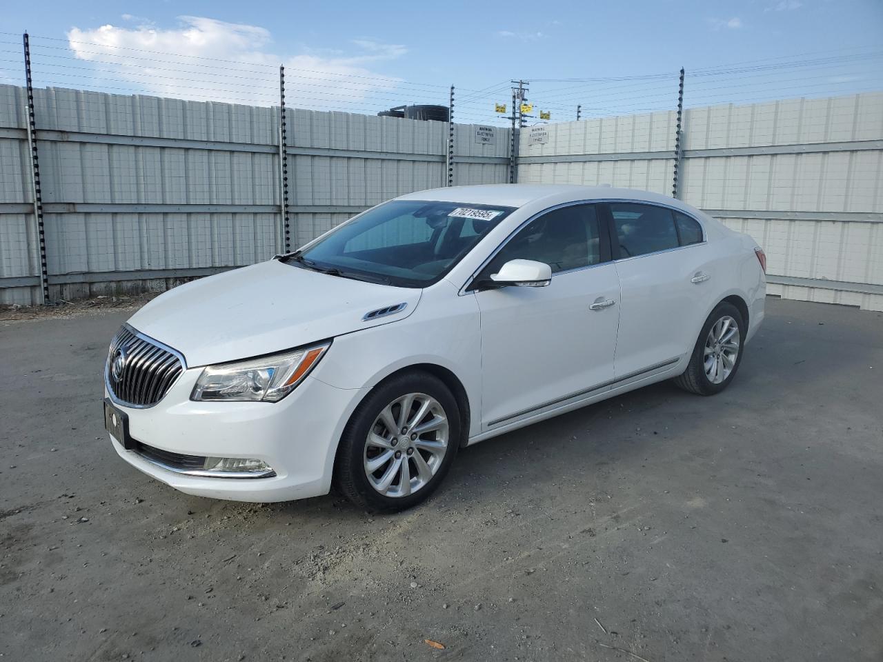 2015 Buick Lacrosse white null gas 1G4GB5G3XFF317310 photo #1