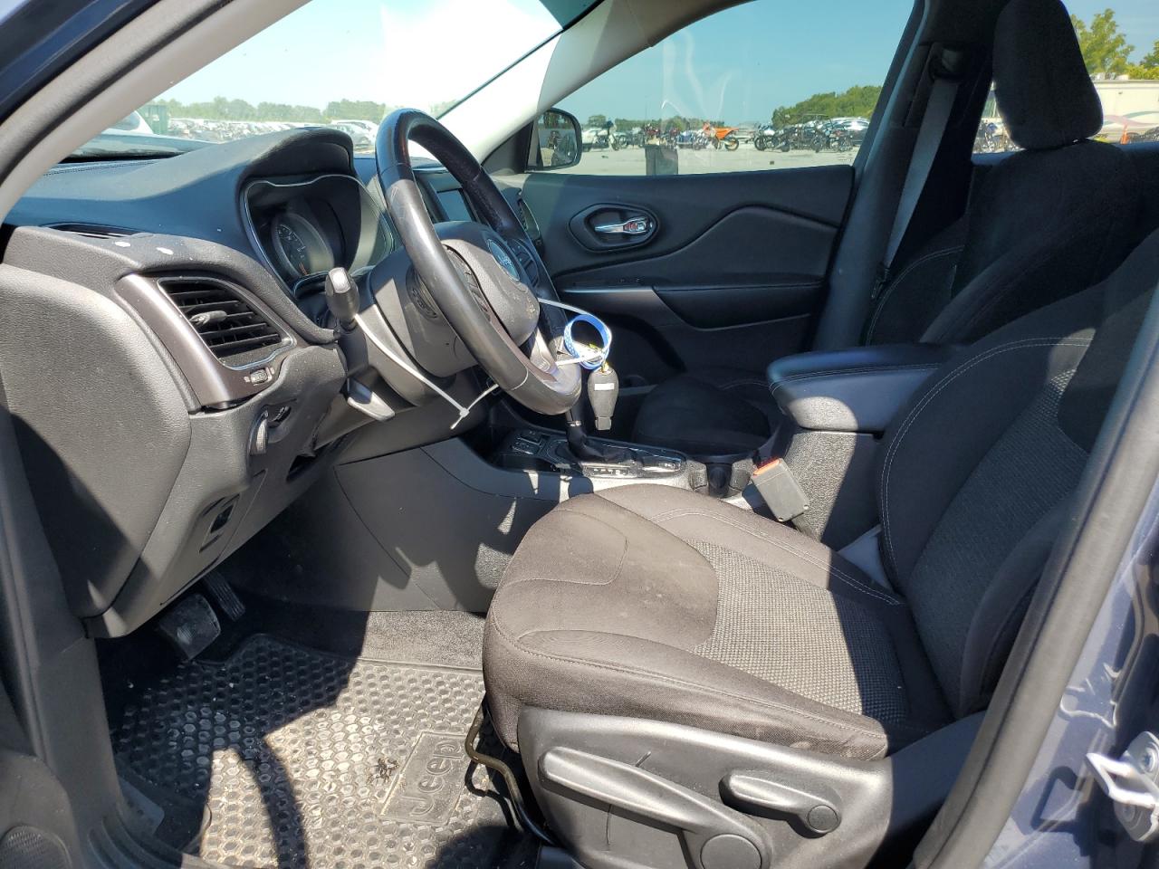 2019 Jeep Cherokee Latitude VIN: 1C4PJLCB8KD486479 Lot: 70719465