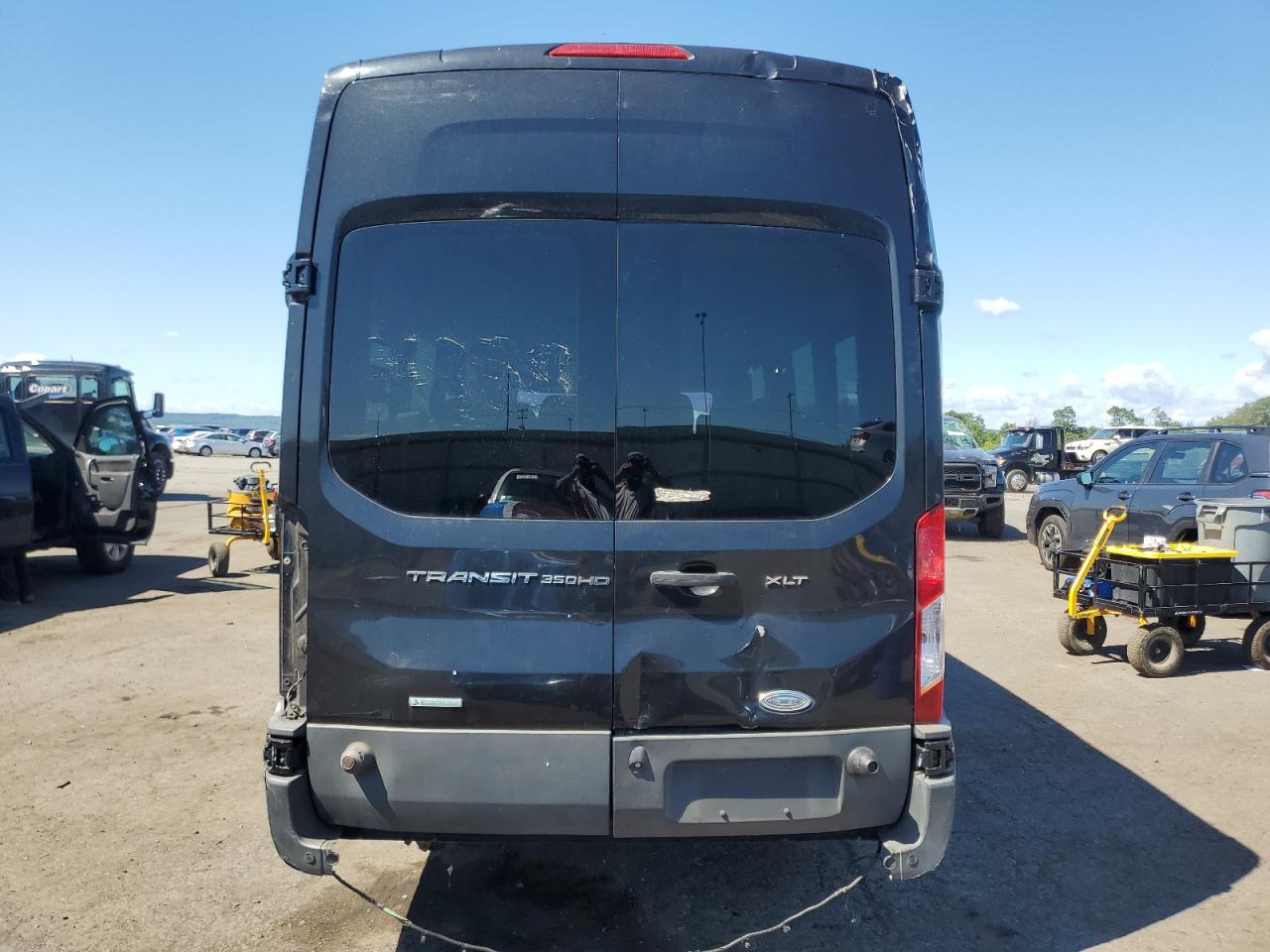 2015 Ford Transit T-350 Hd VIN: 1FBVU4XG8FKA42387 Lot: 69952085