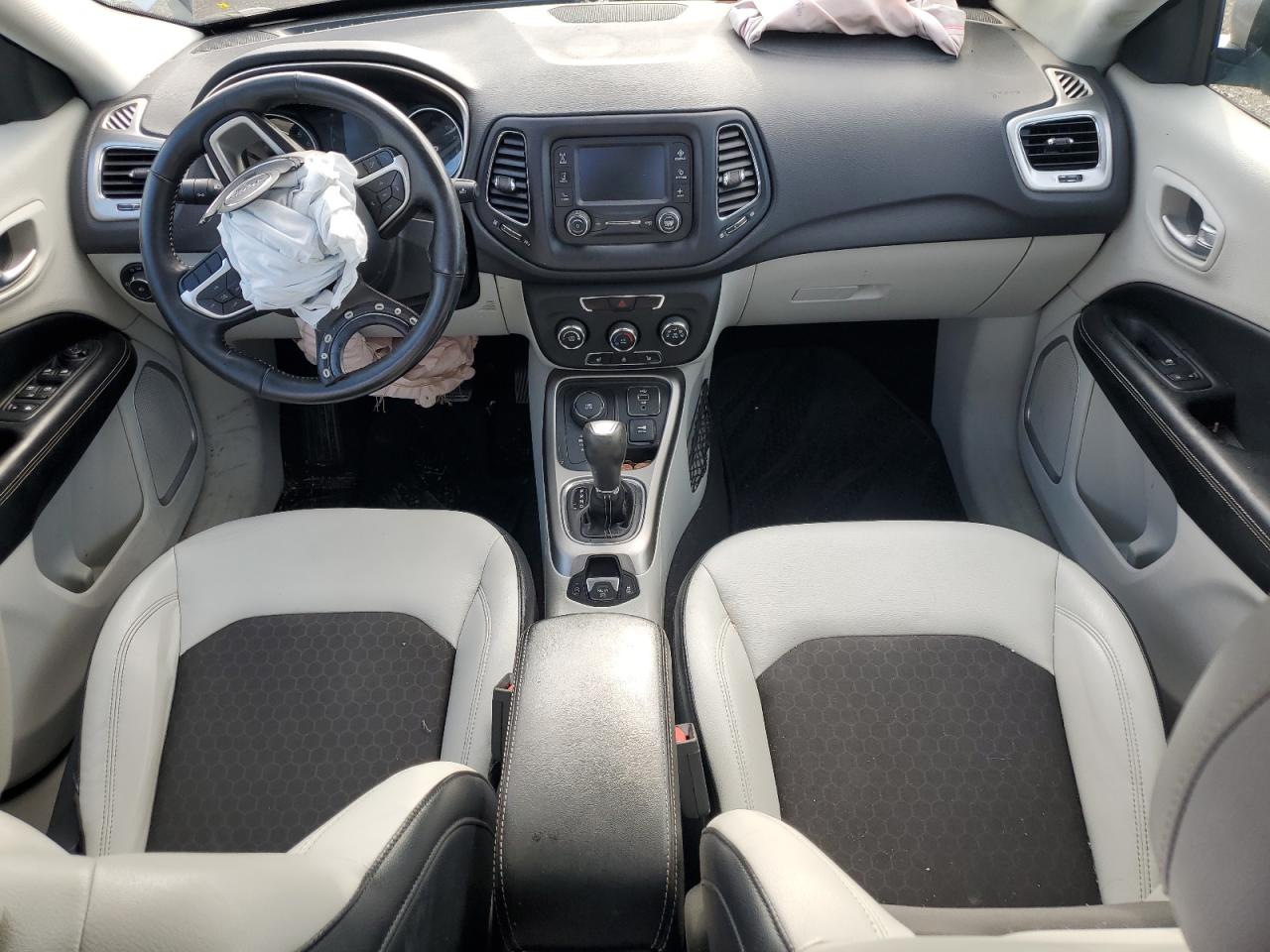 2017 Jeep Compass Latitude VIN: 3C4NJDBBXHT618787 Lot: 70528405