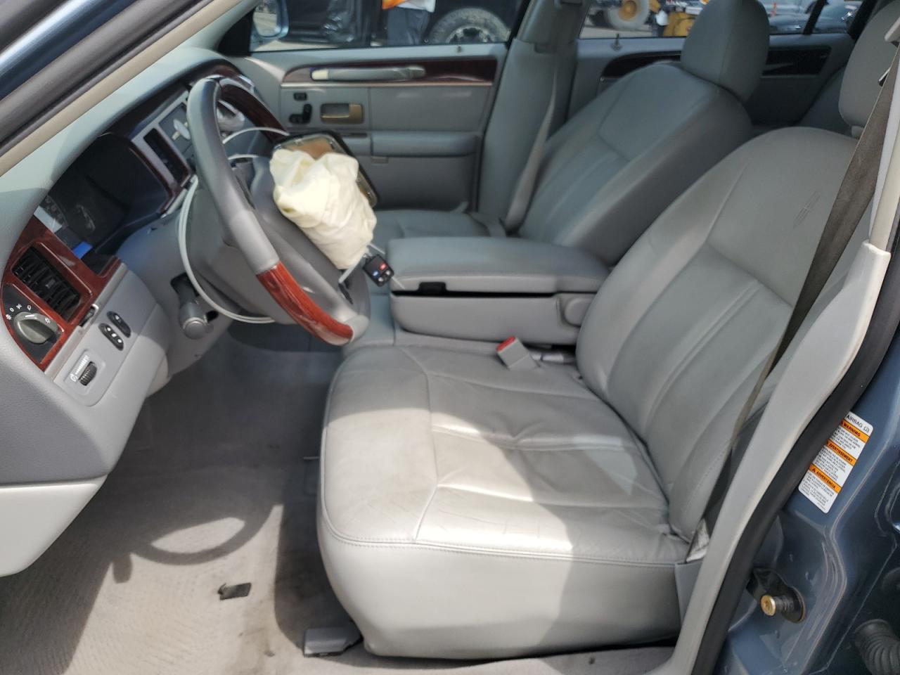 2004 Lincoln Town Car Ultimate VIN: 1LNHM83W34Y687080 Lot: 67322785