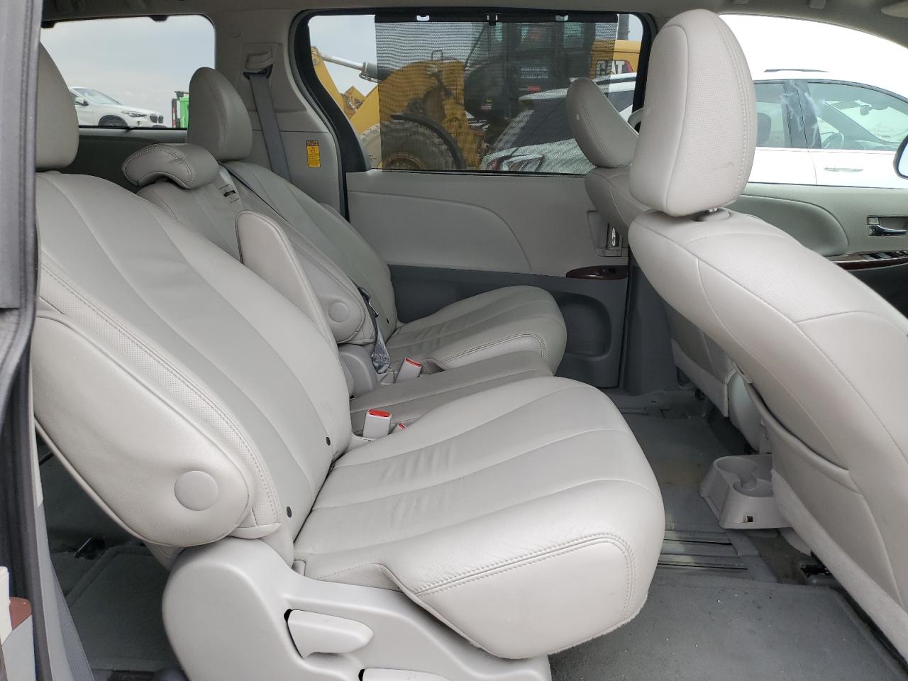 2013 Toyota Sienna Xle VIN: 5TDYK3DC3DS310035 Lot: 68020445