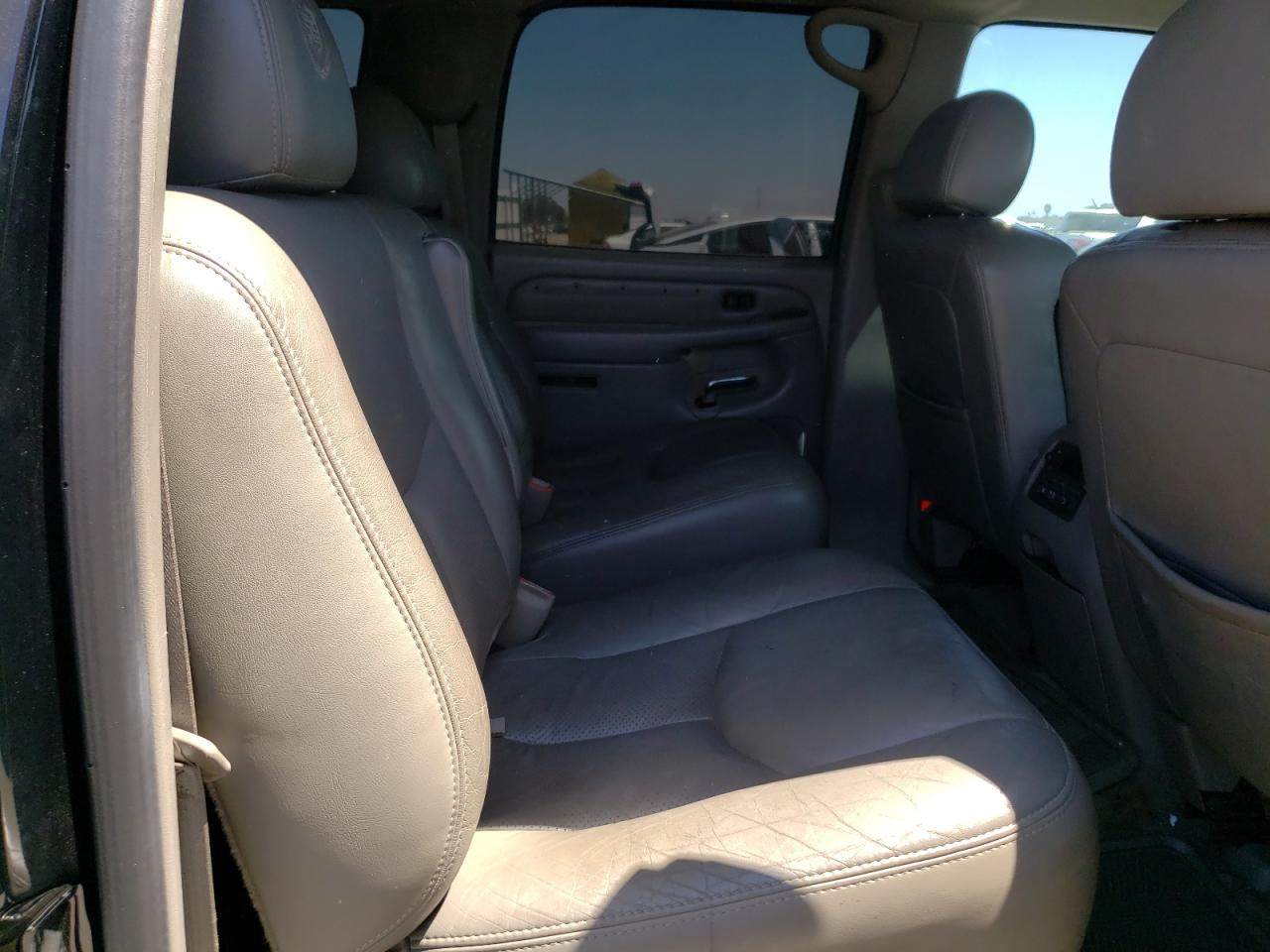 2004 Cadillac Escalade Esv VIN: 3GYFK66N74G330398 Lot: 69324385