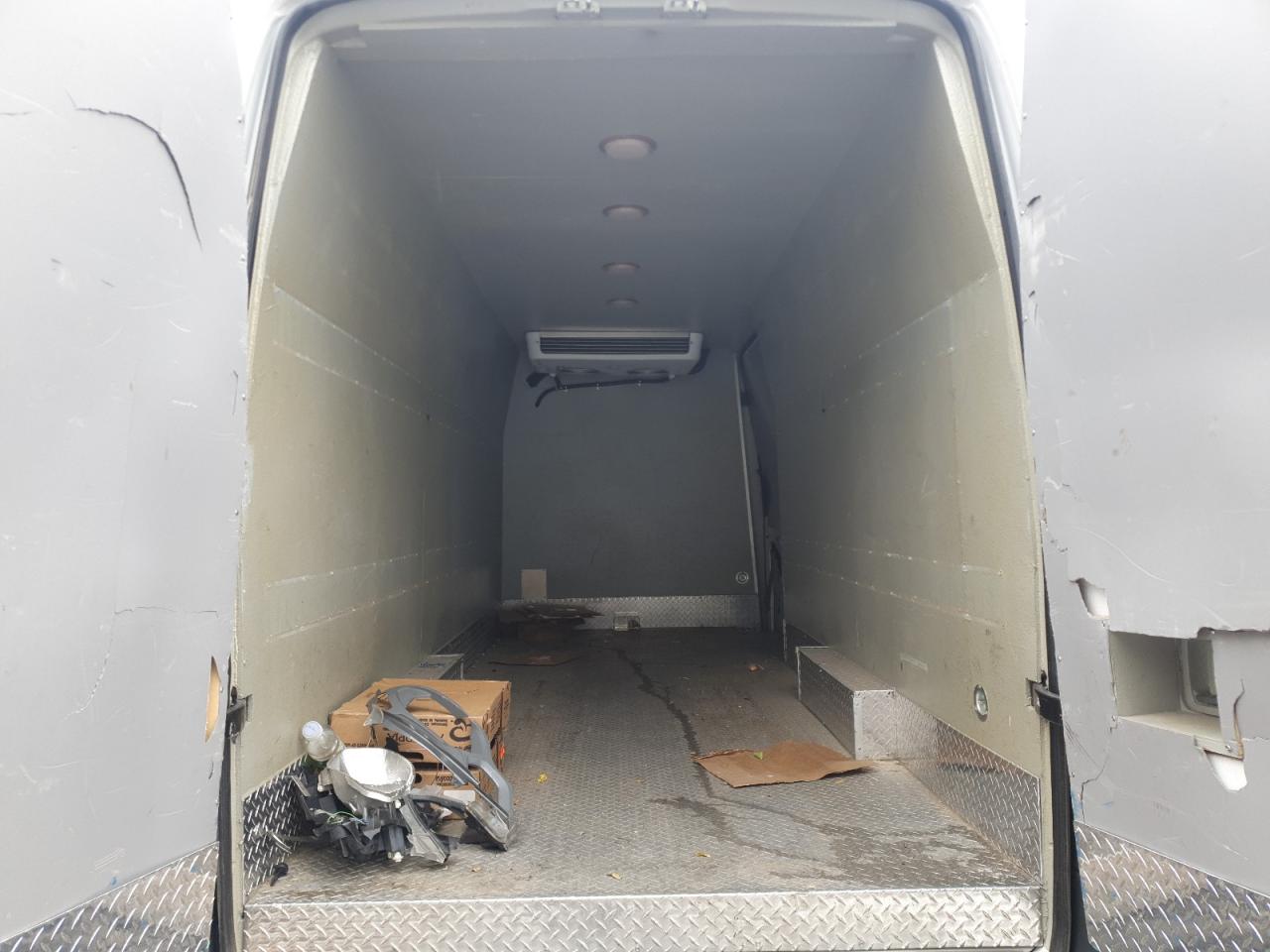 2017 Mercedes-Benz Sprinter 2500 VIN: WD3PE8CD6HP527356 Lot: 70350105