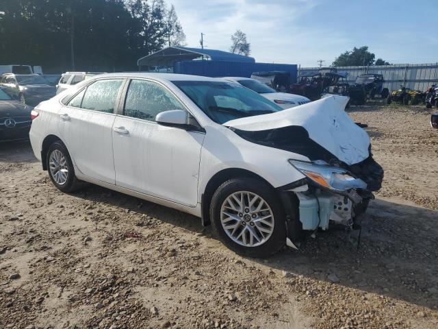  TOYOTA CAMRY 2017 Biały