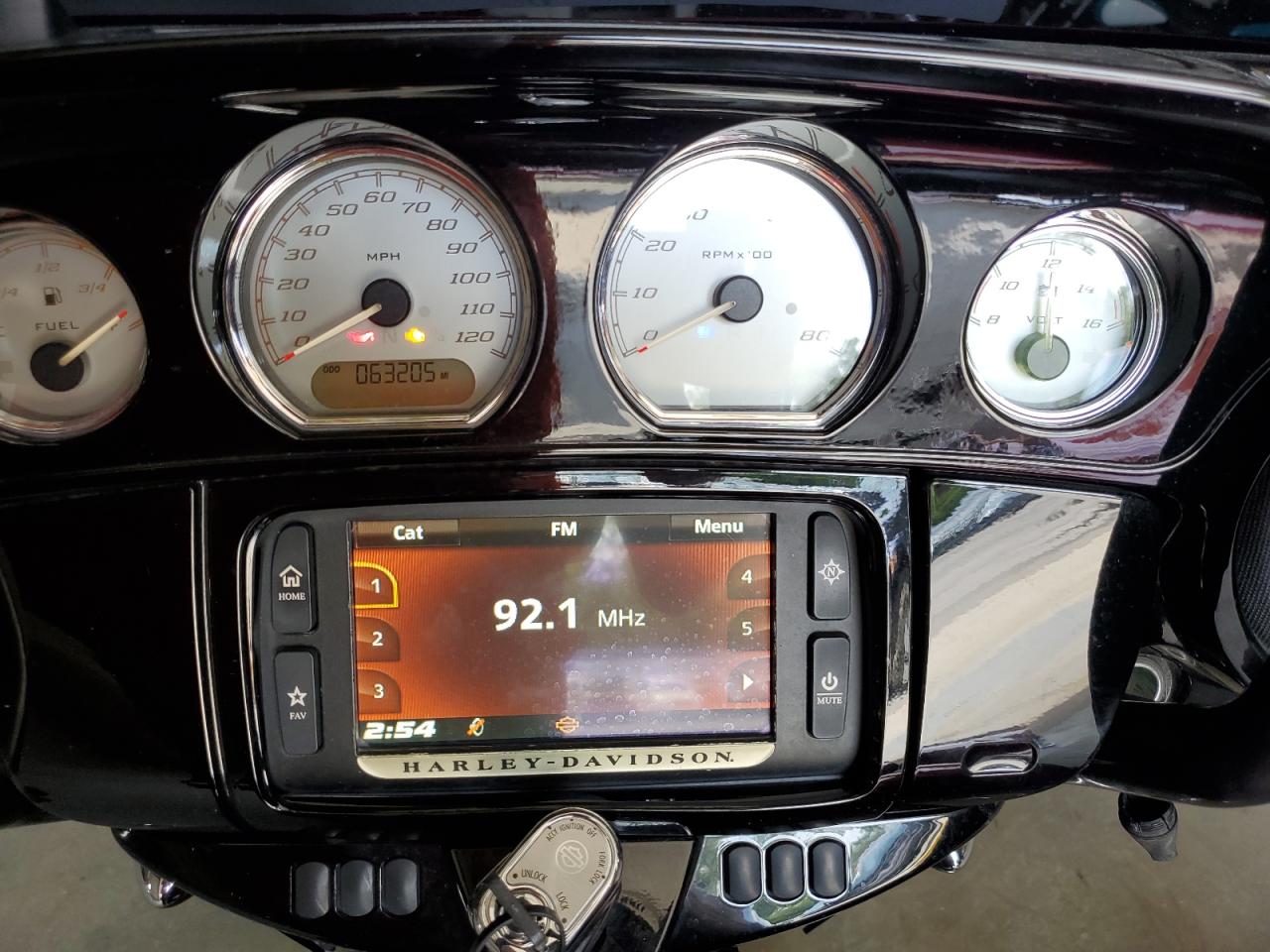 2017 Harley-Davidson Flhxs Street Glide Special VIN: 1HD1KRC10HB656222 Lot: 70909365