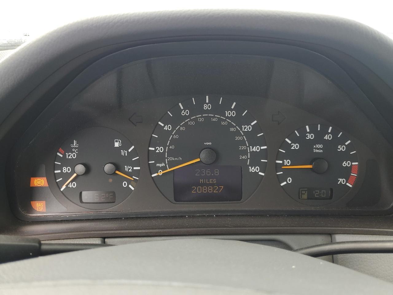 2001 Mercedes-Benz E 320 VIN: WDBJH65J01B276815 Lot: 69695515