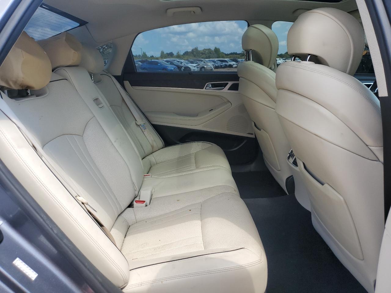 2015 Hyundai Genesis 3.8L VIN: KMHGN4JE3FU099704 Lot: 69070335