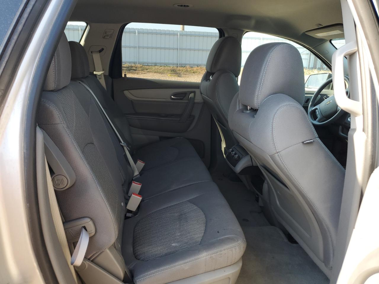 2016 Chevrolet Traverse Ls VIN: 1GNKVFED1GJ310663 Lot: 68890295