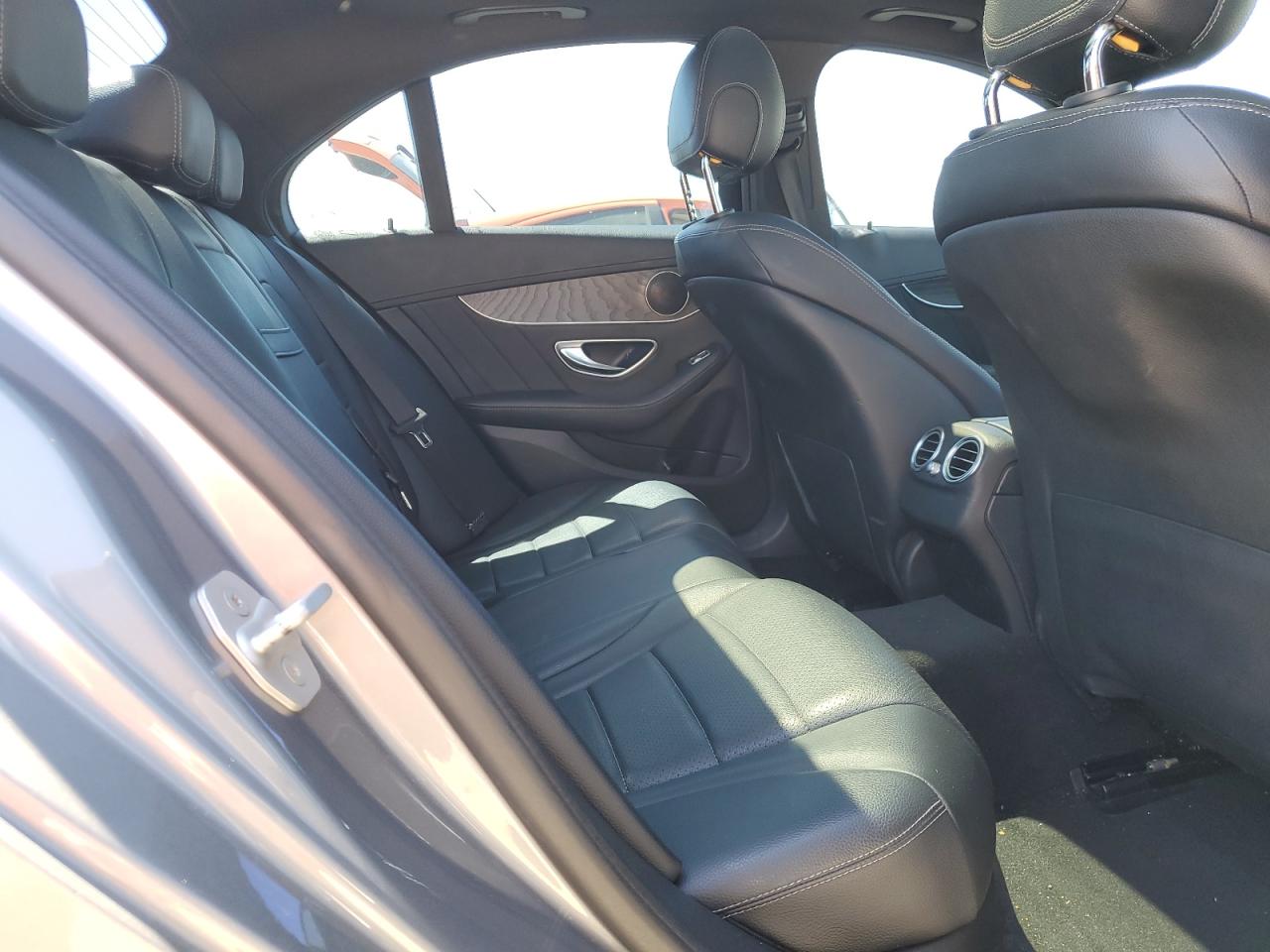 2016 Mercedes-Benz C 300 VIN: 55SWF4JB0GU148563 Lot: 70504255