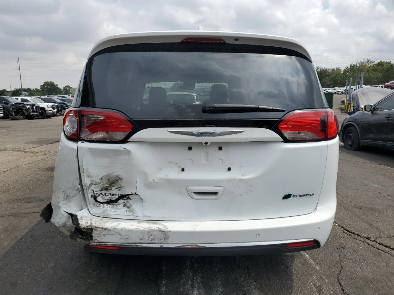 2020 Chrysler Pacifica Hybrid Limited VIN: 2C4RC1N72LR196317 Lot: 70059705