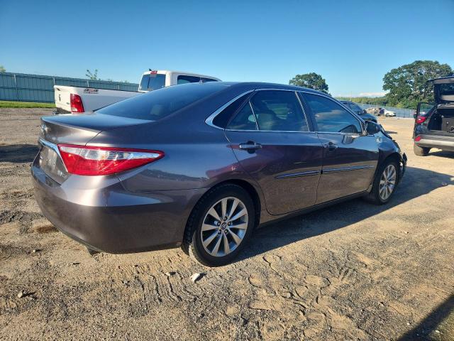 Sedans TOYOTA CAMRY 2017 Szary