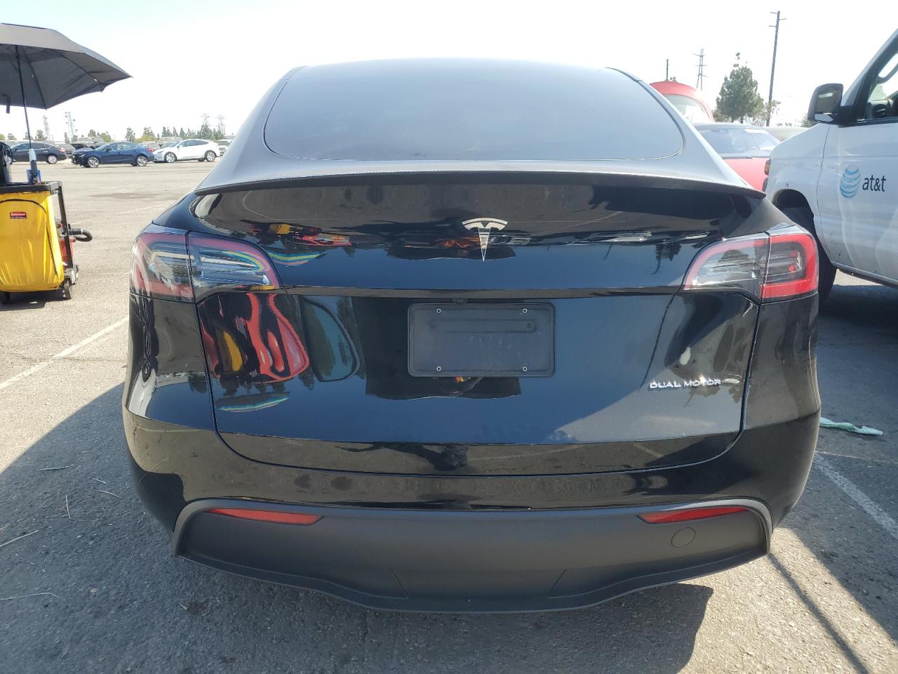 2023 Tesla Model Y VIN: 7SAYGDEEXPA137162 Lot: 68489015