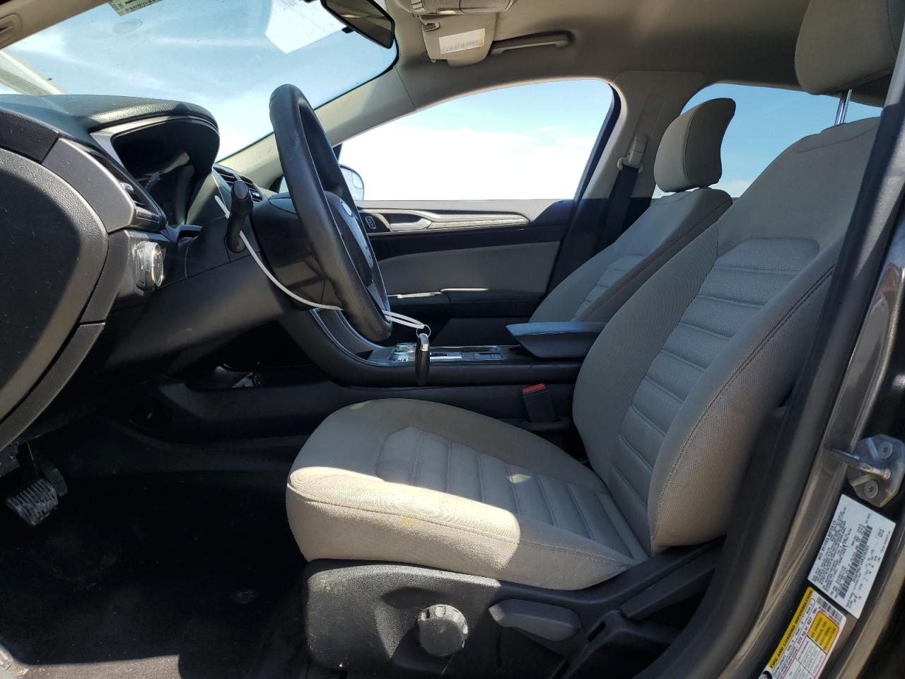 2017 Ford Fusion S VIN: 3FA6P0G75HR358205 Lot: 70936755