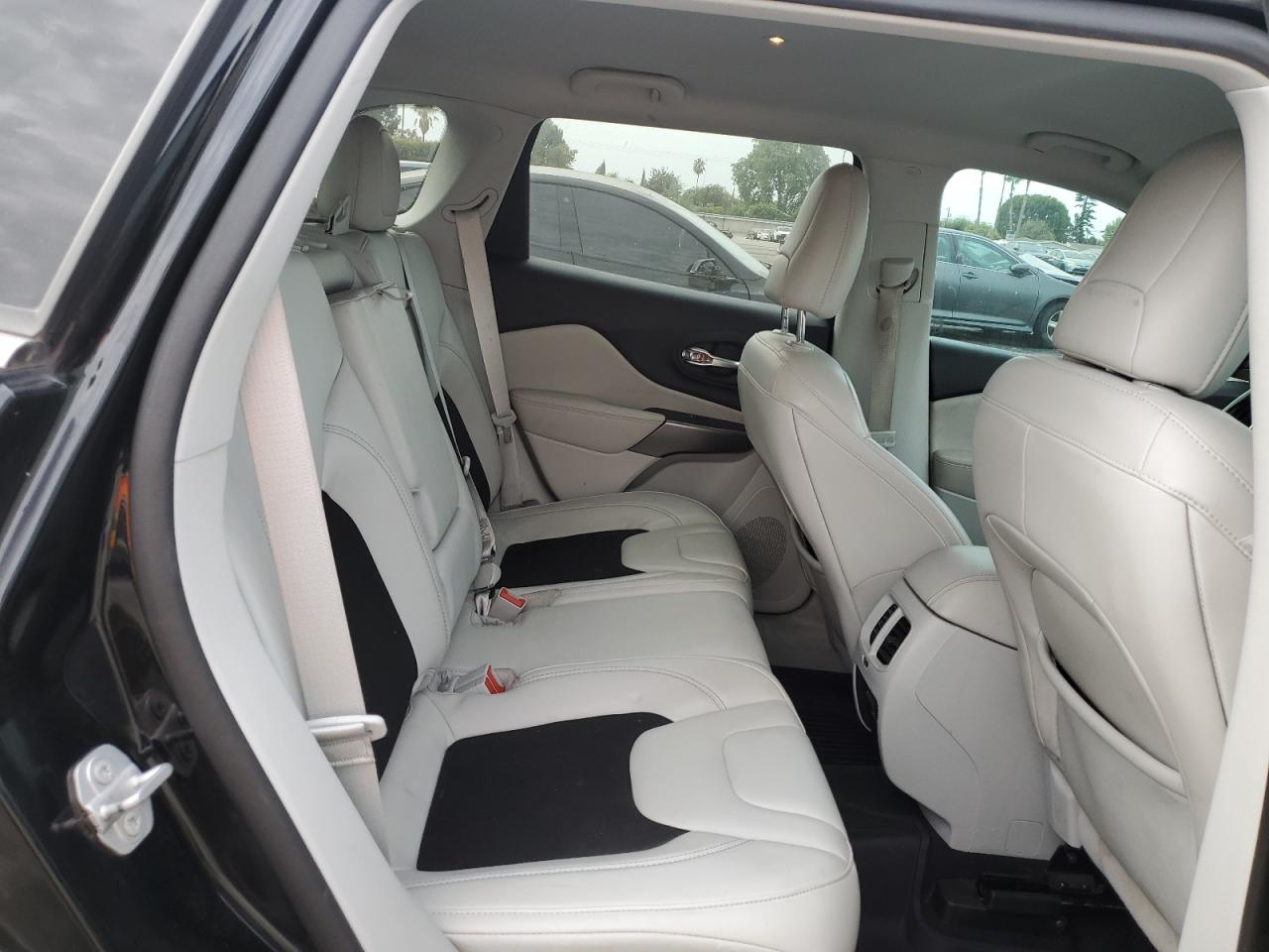 2020 Jeep Cherokee Latitude Plus VIN: 1C4PJLLBXLD521699 Lot: 70822005