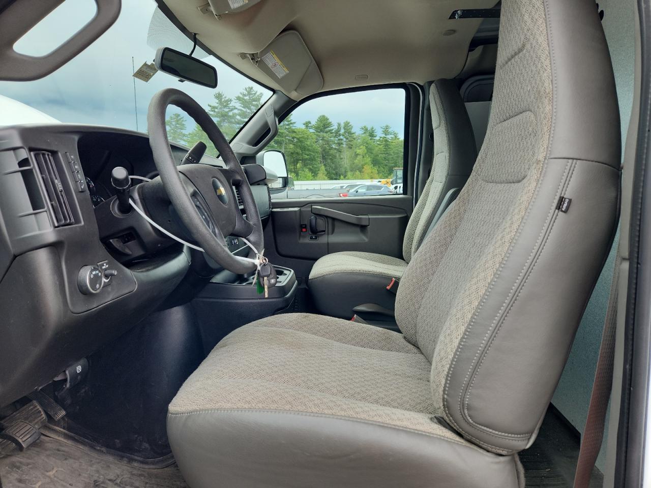 2024 Chevrolet Express G2500 VIN: 1GCWGAFP6R1284371 Lot: 70564965