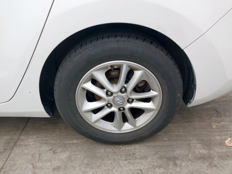 2015 HYUNDAI I30 SE