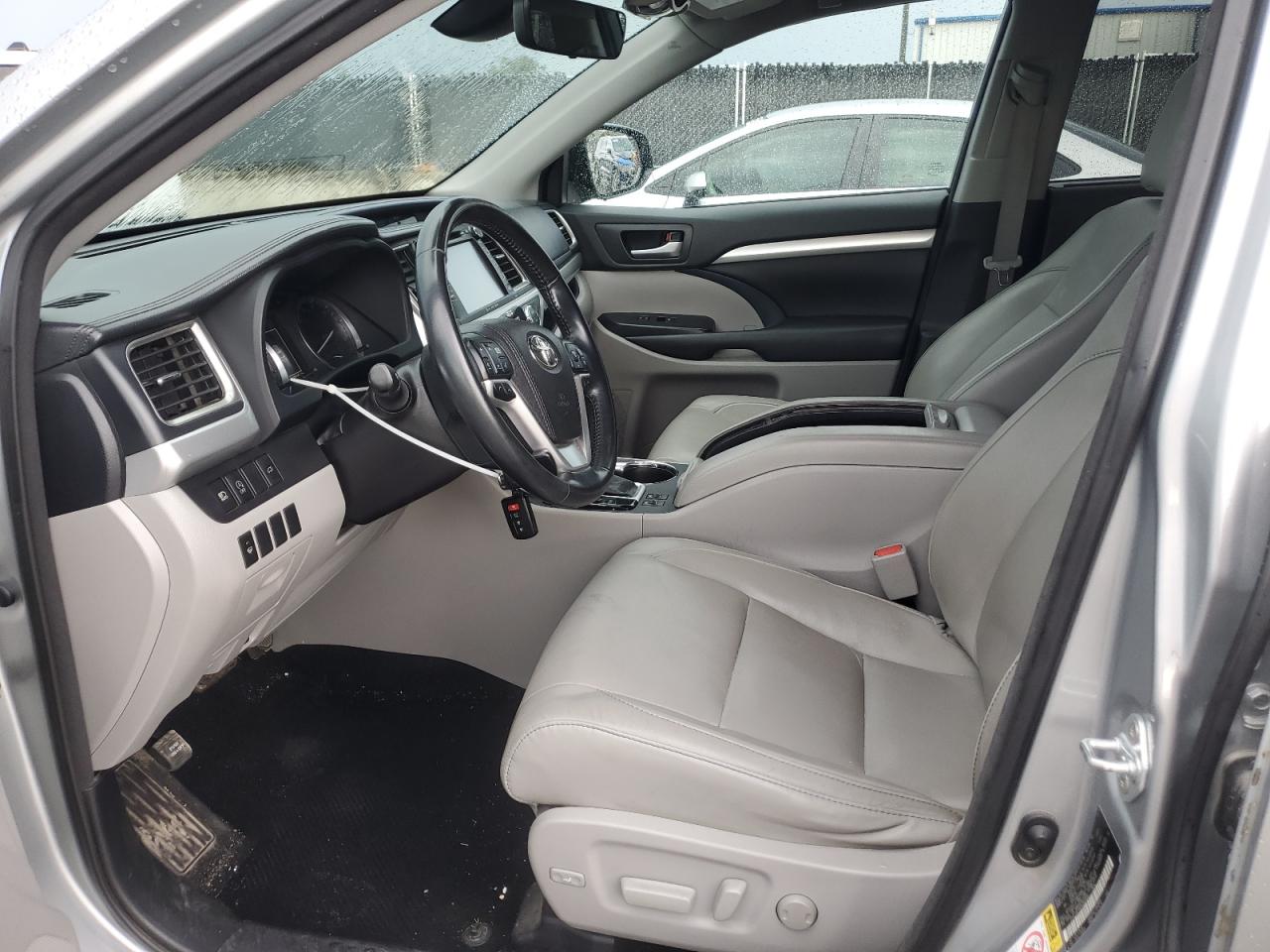 2017 Toyota Highlander Se VIN: 5TDJZRFH4HS509500 Lot: 85084615