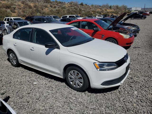 Sedans VOLKSWAGEN JETTA 2012 Biały
