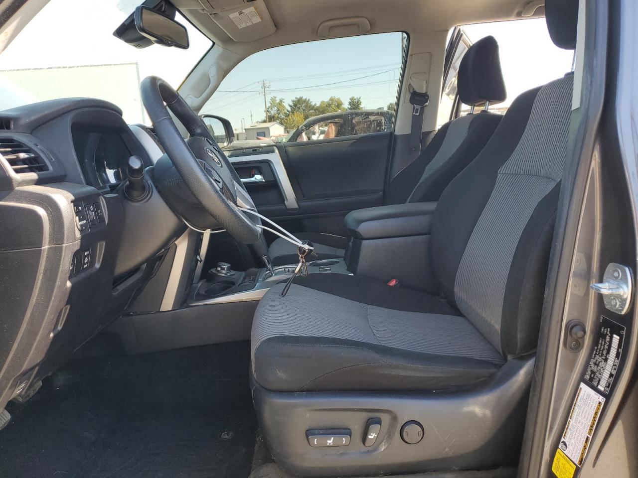 2020 Toyota 4Runner Sr5/Sr5 Premium VIN: JTEBU5JR2L5824561 Lot: 69844925