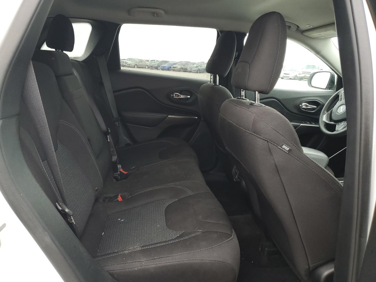 2019 Jeep Cherokee Latitude VIN: 1C4PJLCB4KD266563 Lot: 67404795