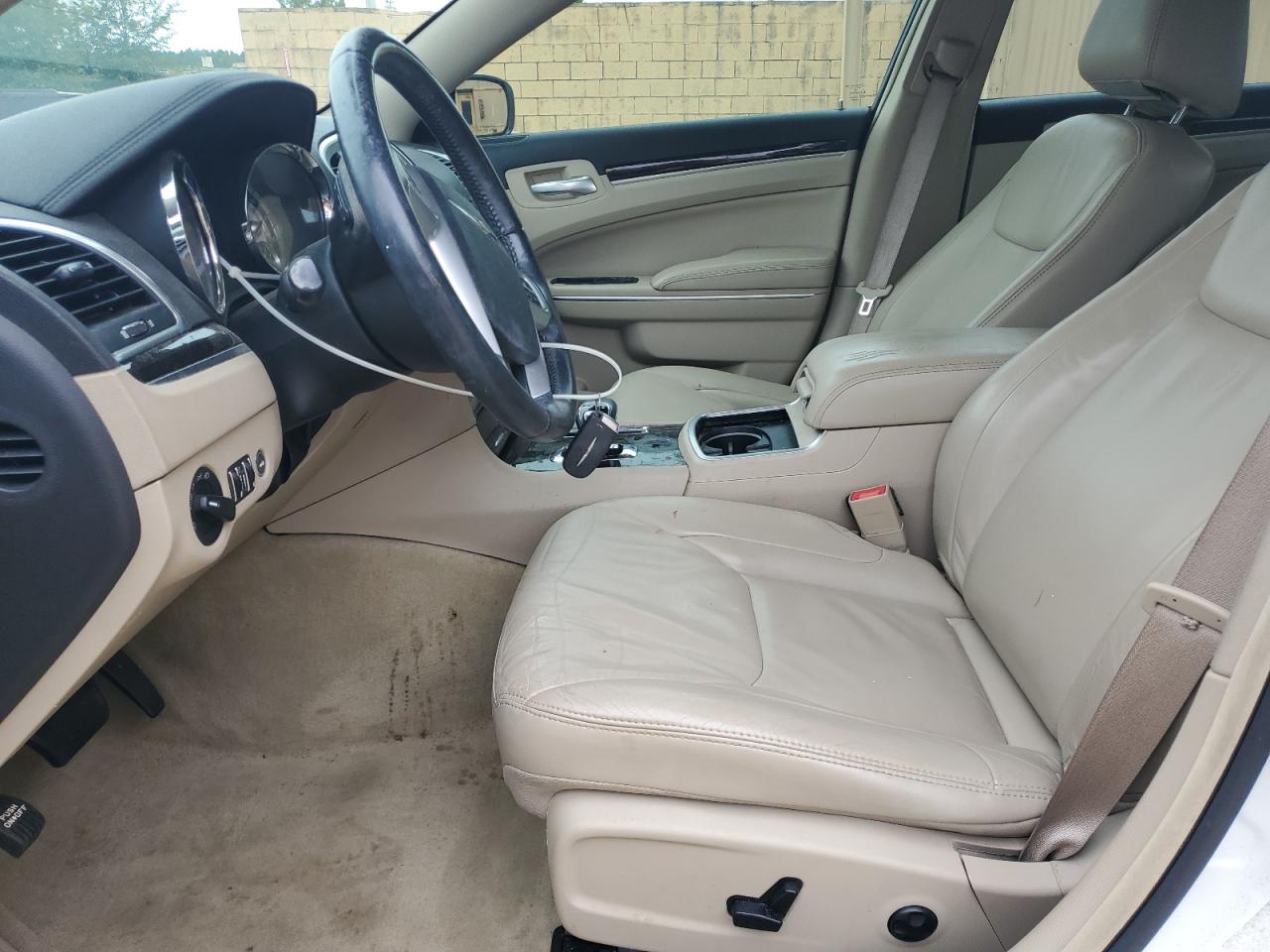 2013 Chrysler 300 VIN: 2C3CCAAGXDH728131 Lot: 67965895