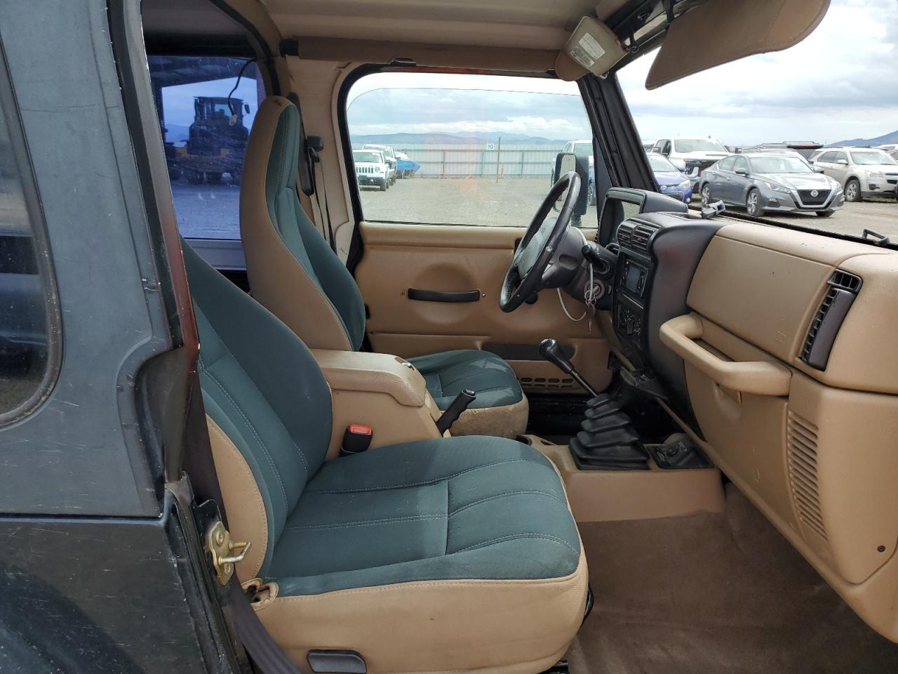 2002 Jeep Wrangler / Tj Sahara VIN: 1J4FA59S22P720767 Lot: 68039175