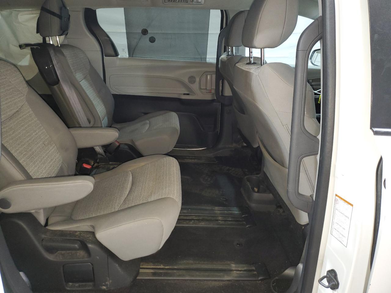 2022 Toyota Sienna Le VIN: 5TDKRKEC8NS111199 Lot: 67814355