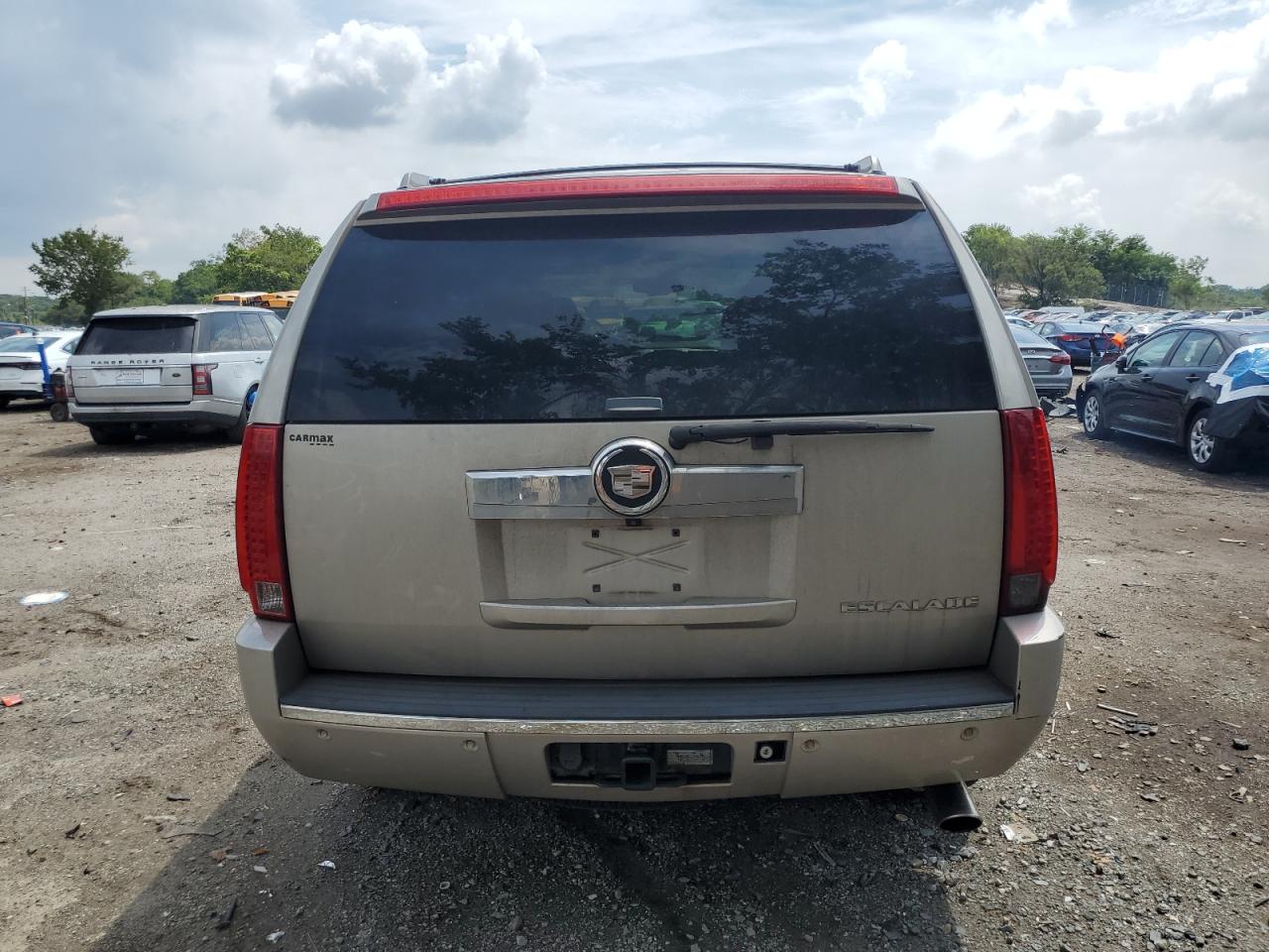 2008 Cadillac Escalade Luxury VIN: 1GYFK63848R224771 Lot: 69097435