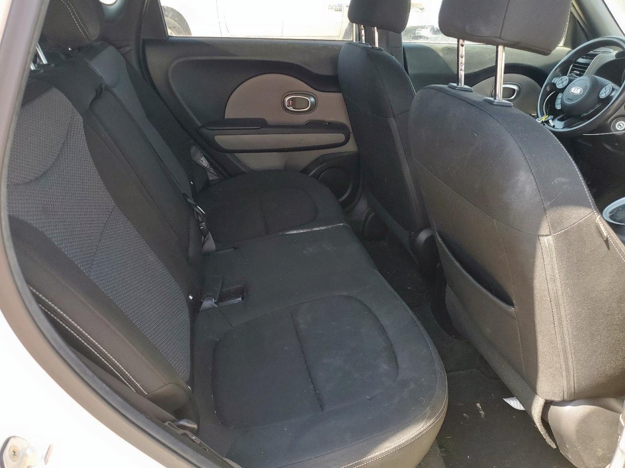 2017 Kia Soul + VIN: KNDJP3A5XH7421562 Lot: 68373215