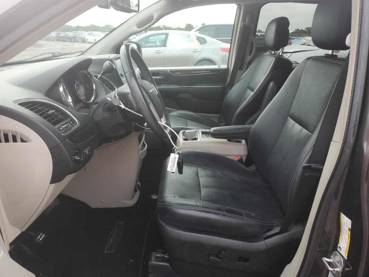 2016 Chrysler Town & Country Touring L VIN: 2C4RC1CG4GR303702 Lot: 68342885