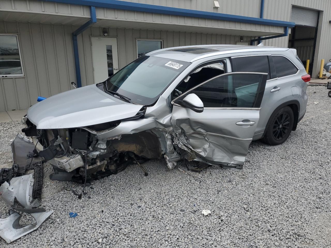 2018 Toyota Highlander Se silver null gas 5TDJZRFH2JS561326 photo #1