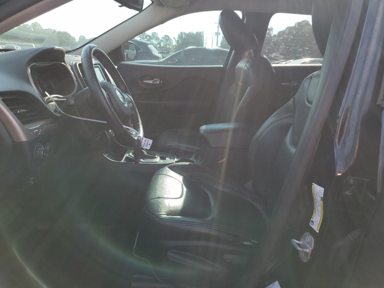 2016 Jeep Cherokee Latitude VIN: 1C4PJLCB4GW161114 Lot: 70185965