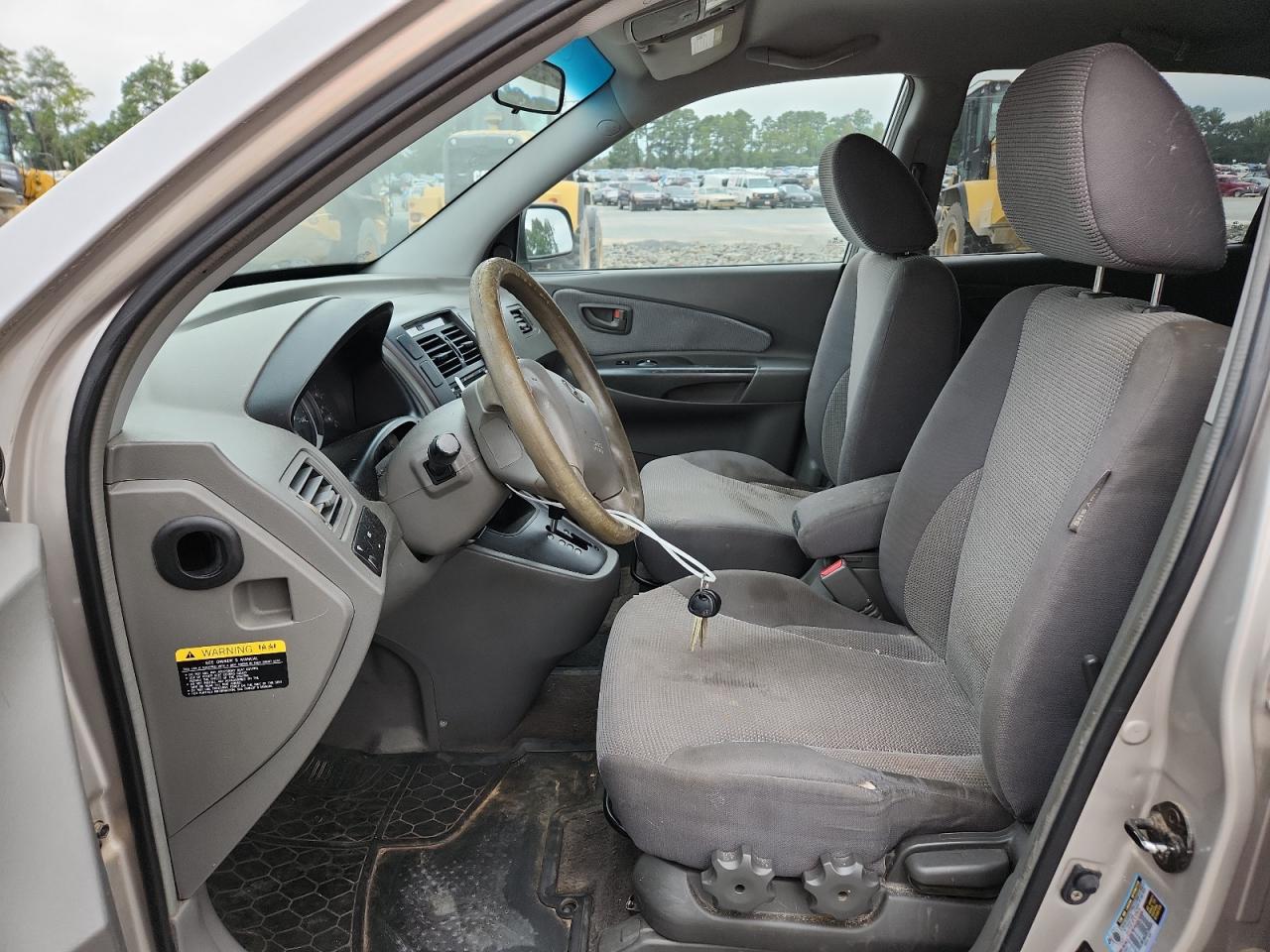 2006 Hyundai Tucson Gl VIN: KM8JM12B16U250910 Lot: 69520095